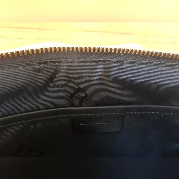 NEW BURBERRY Large Python-print Technical Nylon Pouch In Mineral Blue - Picture 3 of 4